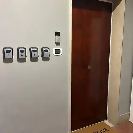 Binario 14 Porta Nolana Casa de hóspedes 3*